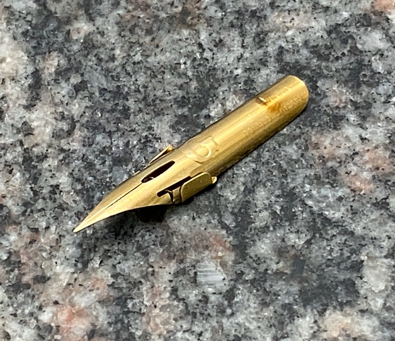 Zebra G (titanium coated) dip nib fitted with reservoir for dip pens